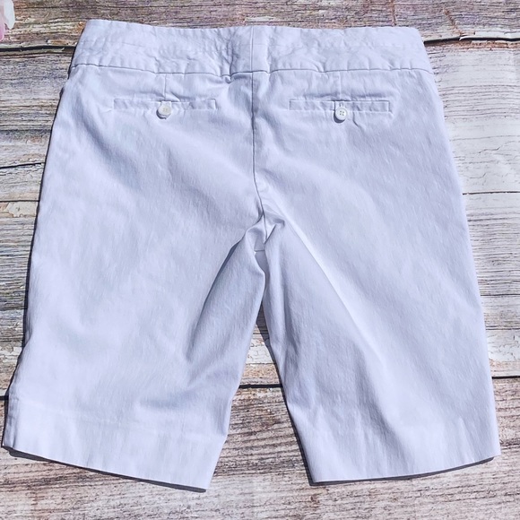 The Limited 8 White Extra Stretch Bermuda Shorts - Picture 4 of 5